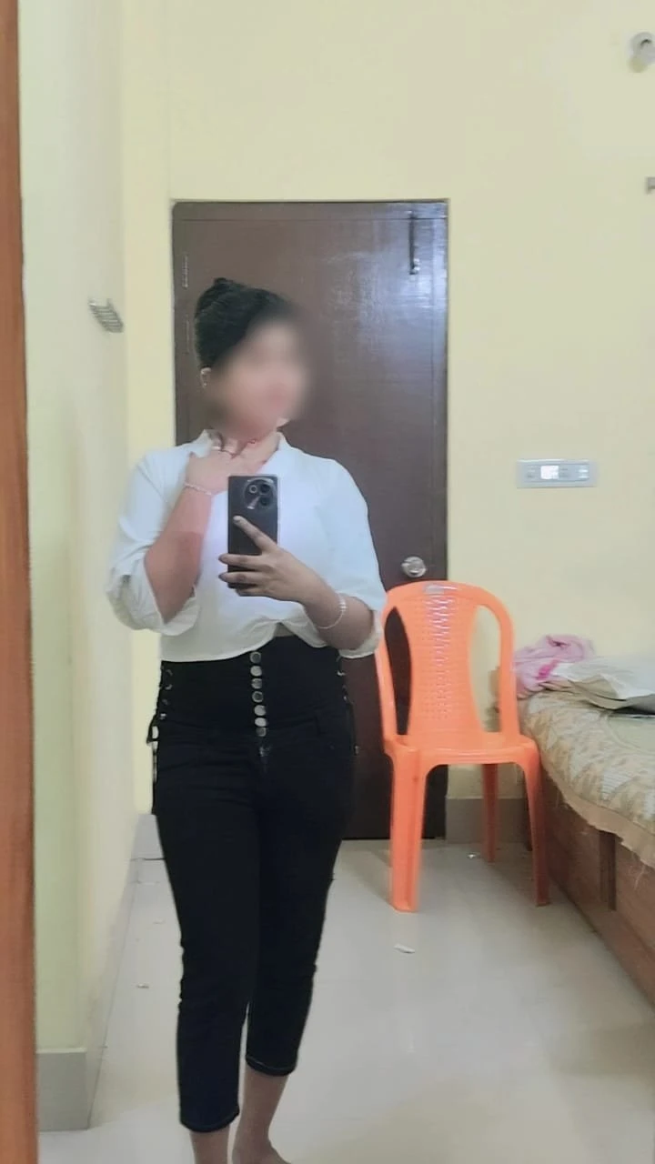 Nikki an Independent Cash Pay ONS GFE – Indian escort in Pune — 2 / 9