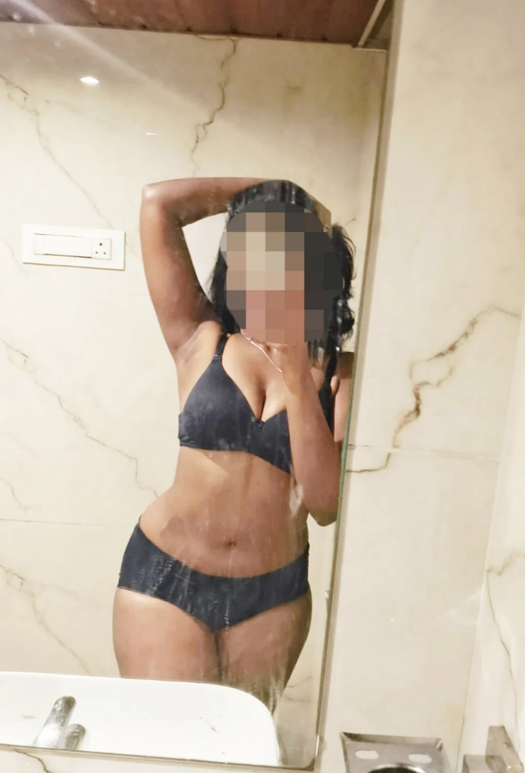 Sandhya – Indian escort in Mumbai — 4 / 5