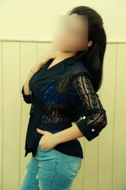 Saanvi Independent Available (REAL&CAM) – Indian escort in Mumbai — 1 / 4