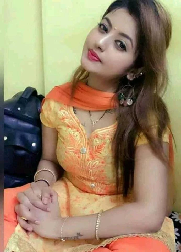 Sonia Khan – Pakistani escort in Lahore — 2 / 11