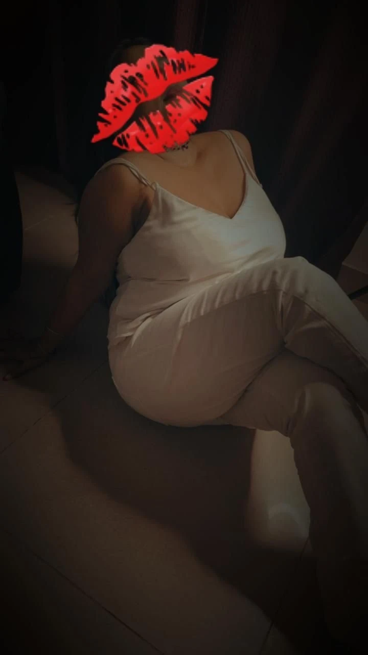 Sexy SOMYA Cam Show Sex Chat – Indian escort in Mumbai — 4 / 7