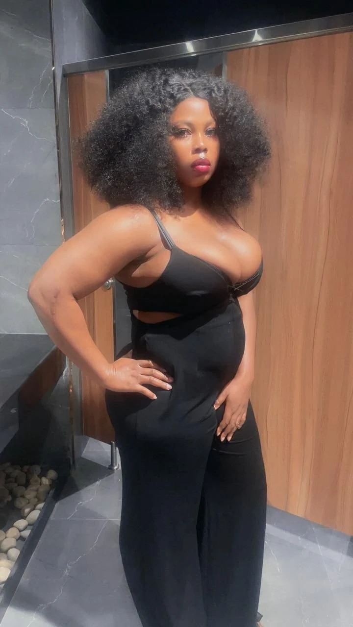 LILLY, BIG BOOBS – Kenyan escort in Gurgaon — 3 / 5