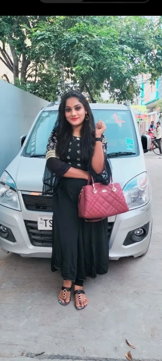 Shreya Aggarwal – Indian escort in New Delhi — 1 / 3