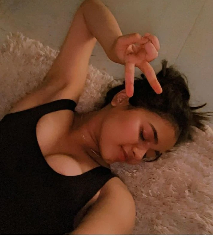 Kolkata Vip Call Girl Service Available – Indian escort in Kolkata — 1 / 3