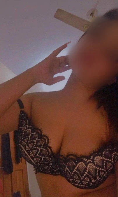 Myself Priti Provide Cam Session – Indian escort in Pune — 4 / 5