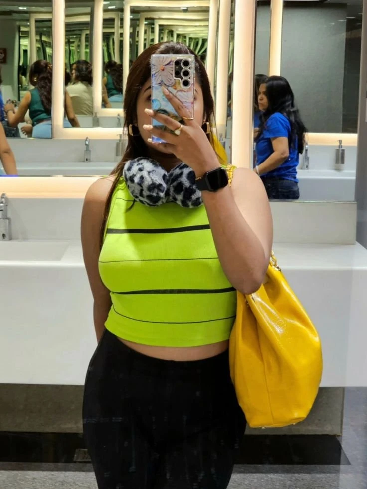 Riya – American escort in Hyderabad — 2 / 4