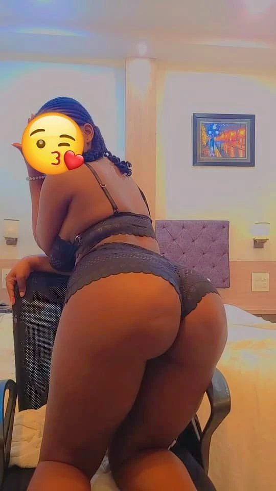 PeAcE – South African escort in Mumbai — 10 / 11