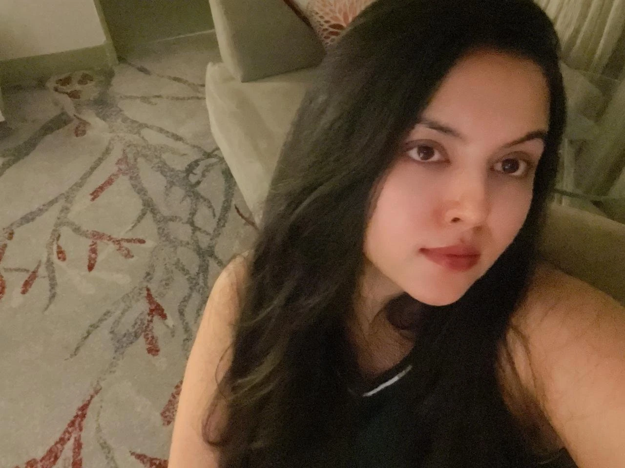 Pay When You Meet – Indian escort in New Delhi — 1 / 4
