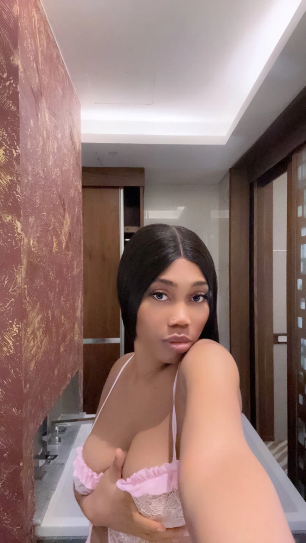 Jovan – Tanzanian escort in Maldives — 4 / 6