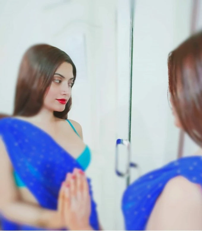 Aliya Gupta – Indian escort in Hyderabad — 1 / 9