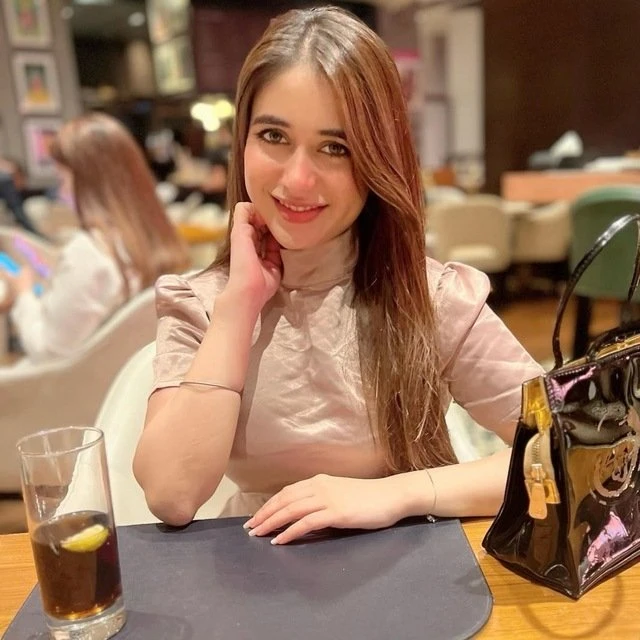 Komal – Indian escort agency in Mumbai — 5 / 9