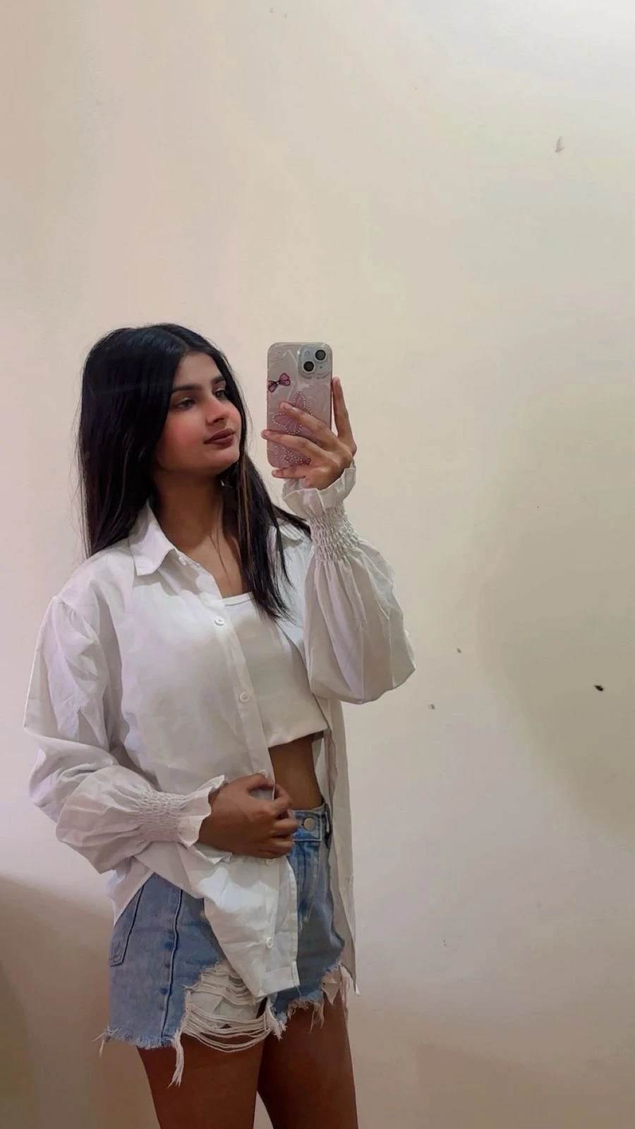 Kavya Sharma – Indian escort in Gurgaon — 3 / 6