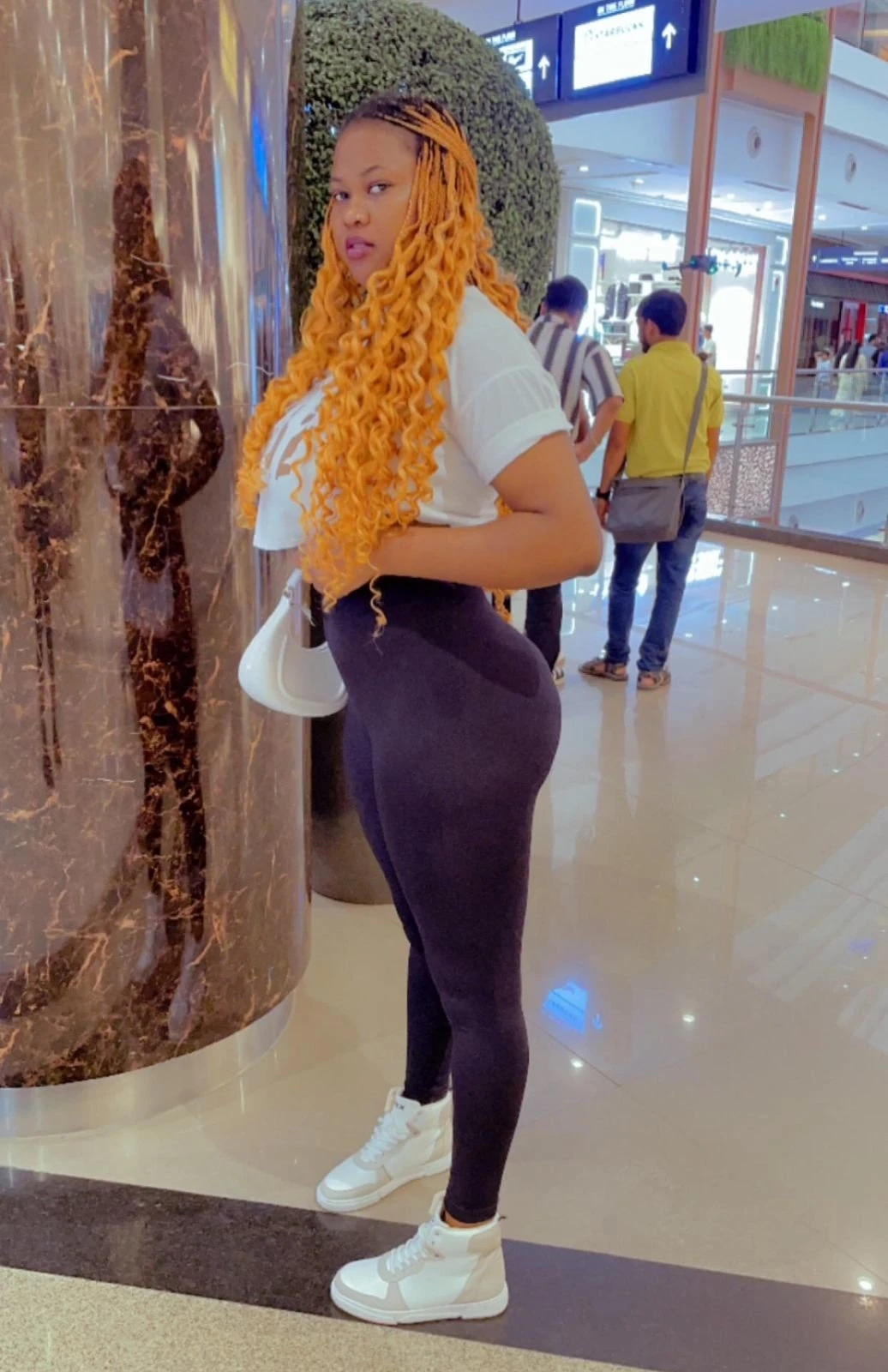 Katrina – Congolese escort in Pune — 5 / 7