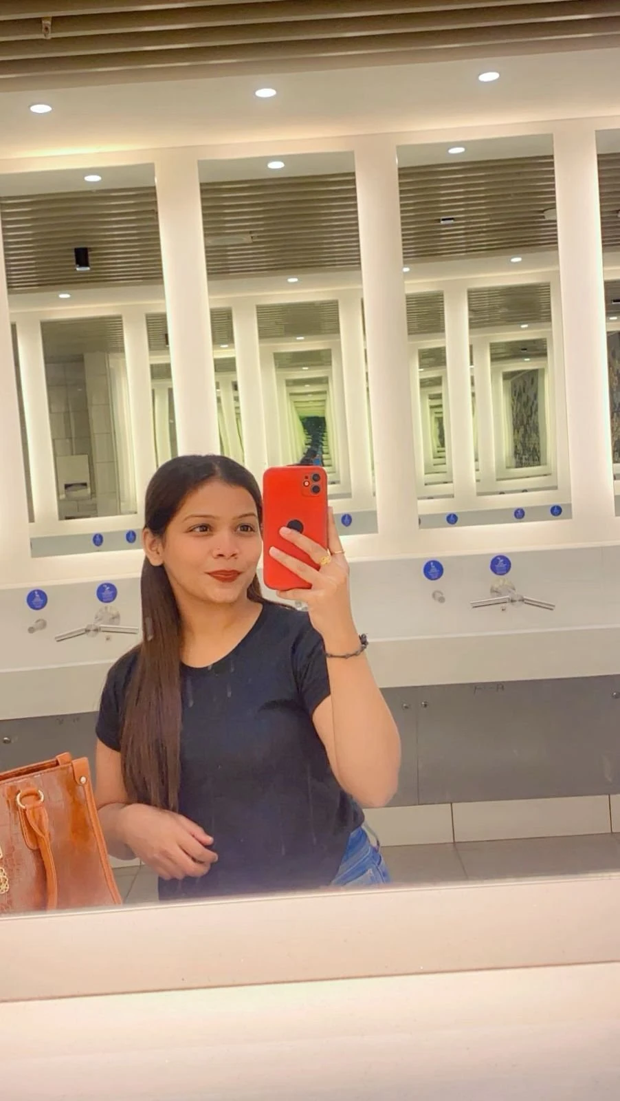 Prachi Real Meet or Cam Show – Indian escort in Pune — 3 / 4
