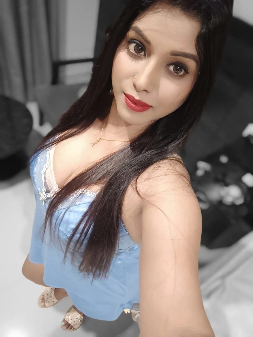 Shreya Real Meet Services – Indian escort in Kolkata — 2 / 4