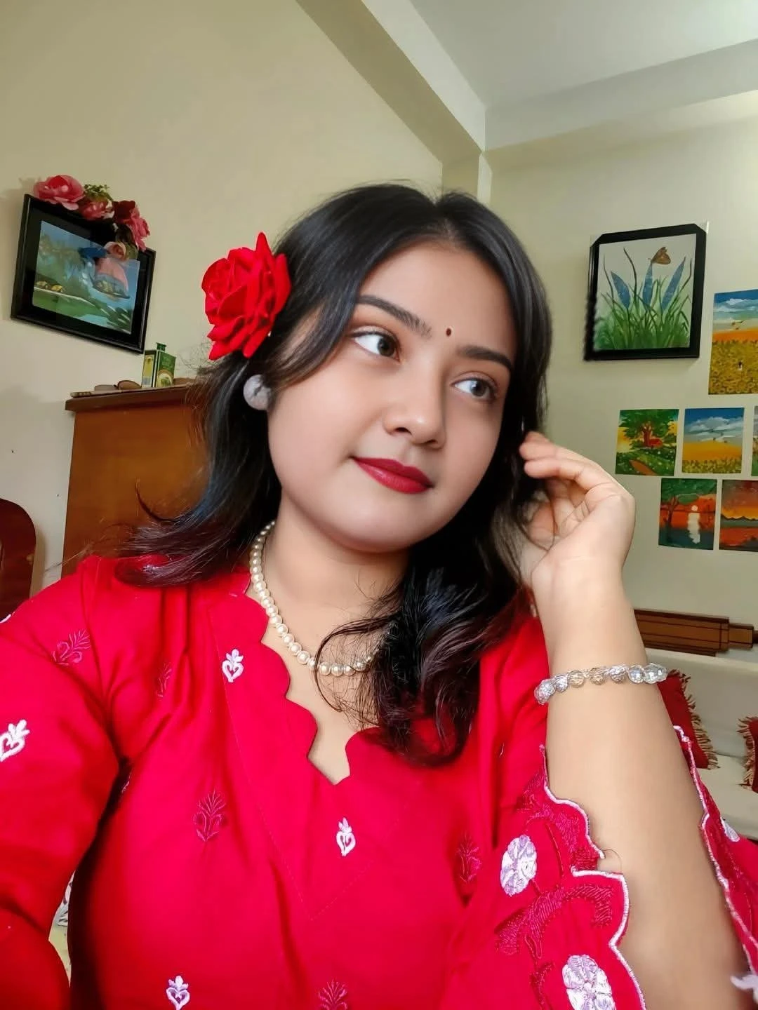 Khushi Pawar Cash Payment Genuine Servic – Indian escort in Hyderabad — 1 / 3