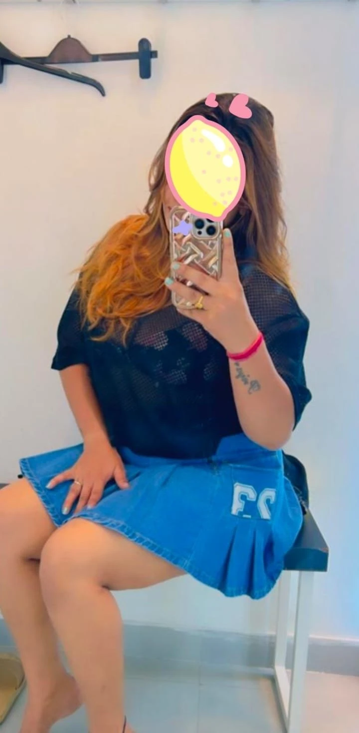 Beautiful, Sexy and Busty Sonali – Indian escort in Pune — 1 / 7