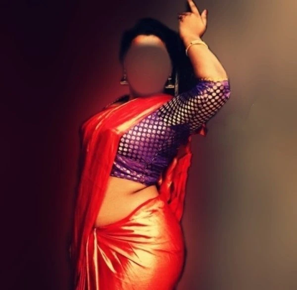 Hot Telugu Couple 3sum Cam 1st – Indian escort in Candolim, Goa — 4 / 11