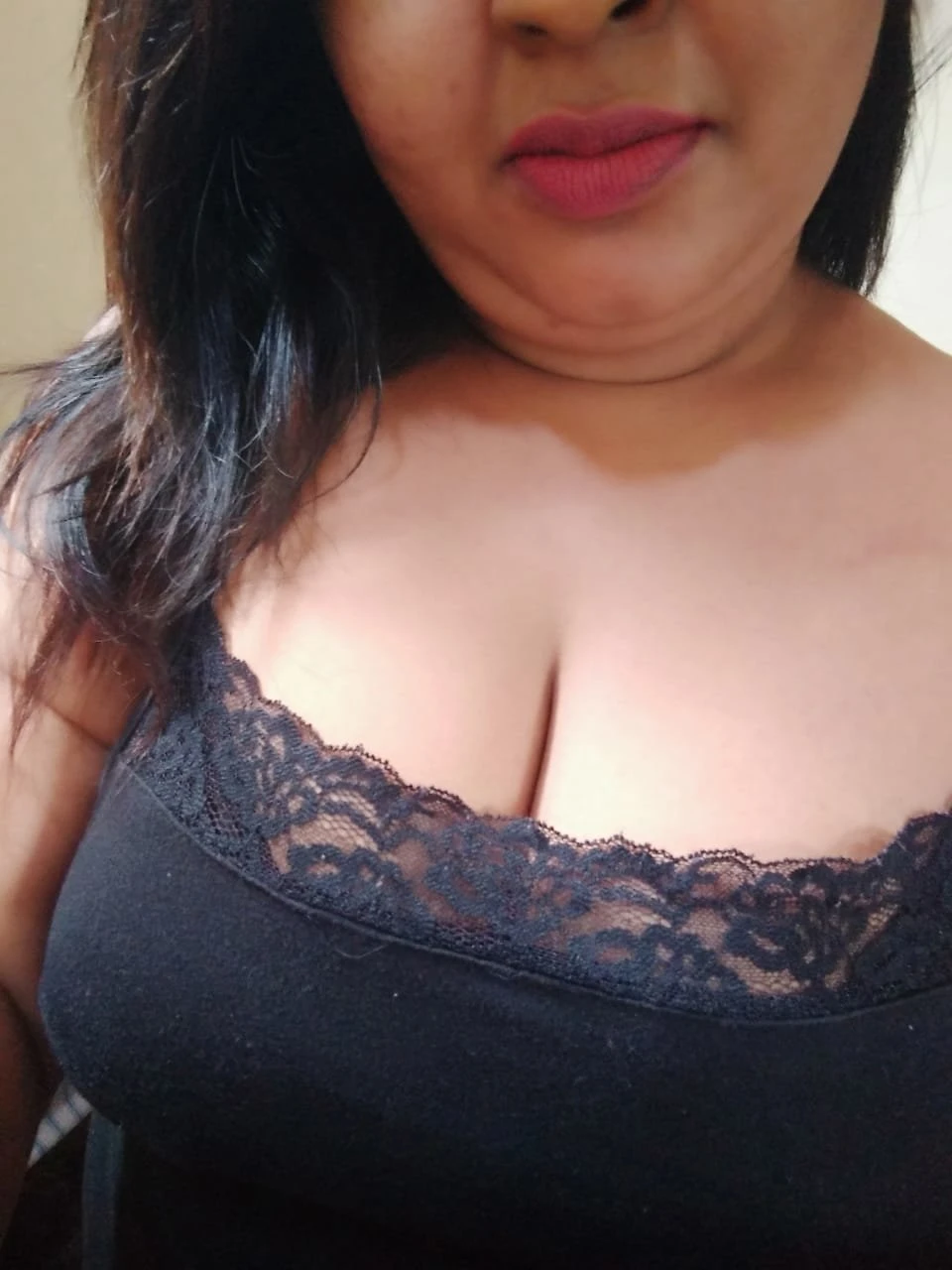live Cam SHOW – Sri Lankan escort in Colombo — 7 / 19