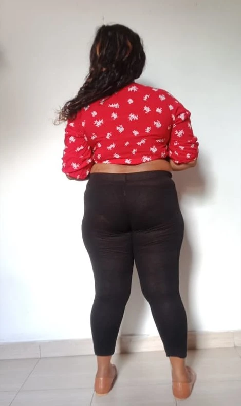 Shani – Sri Lankan masseuse in Colombo — 2 / 4