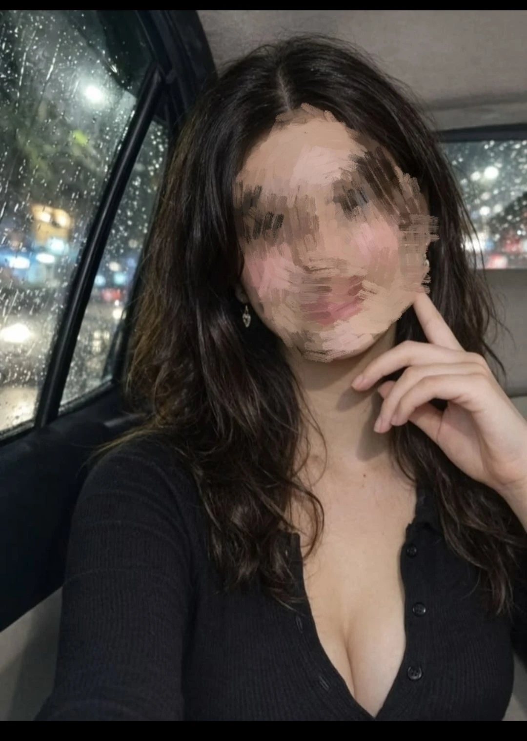 Kajal Cam Show and Real Meet – Indian escort in Pune — 1 / 4