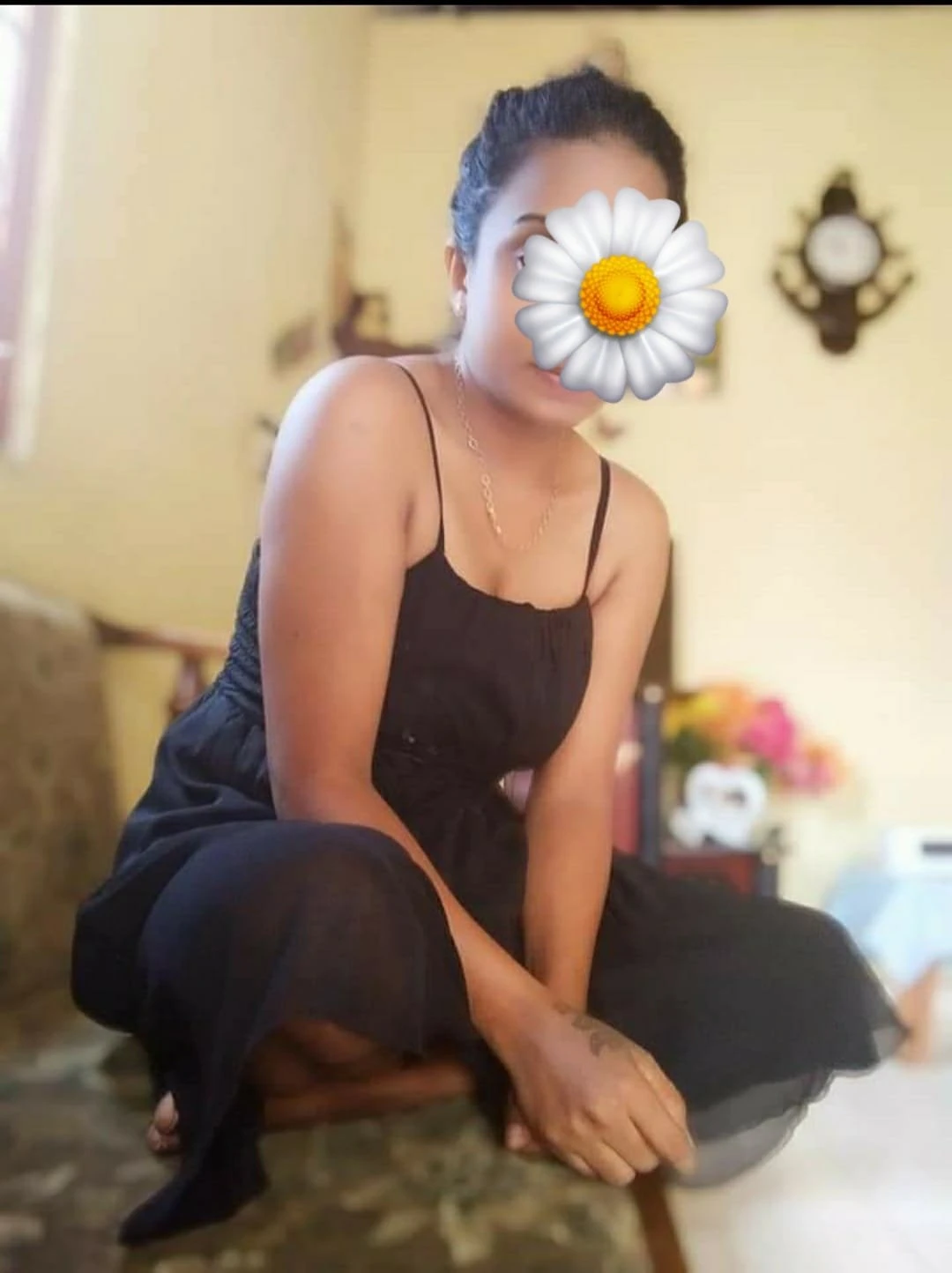 Mahima camshow & meetup – Sri Lankan escort in Colombo — 4 / 5