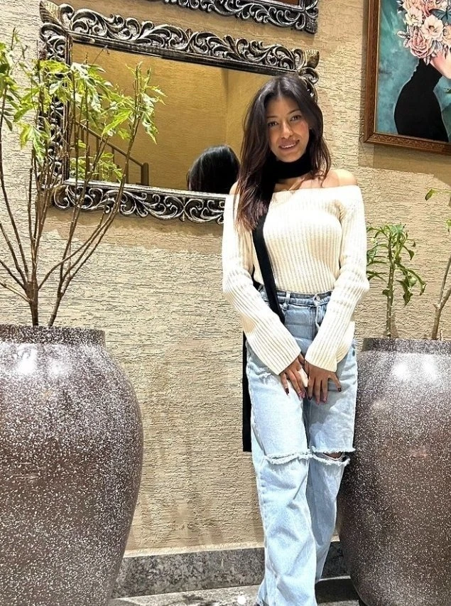 Disha for Cam & Real Independent – Indian escort in Mumbai — 3 / 6