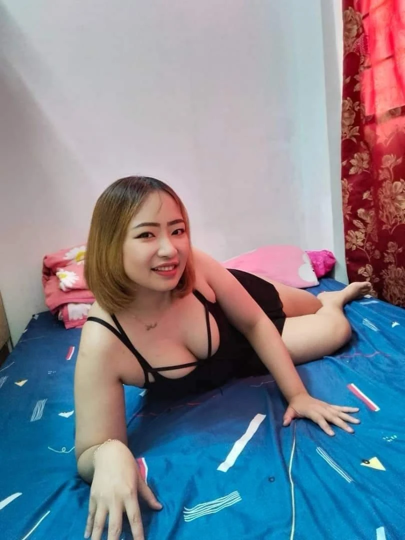 Minnie – Thai masseuse in Maldives — 1 / 5