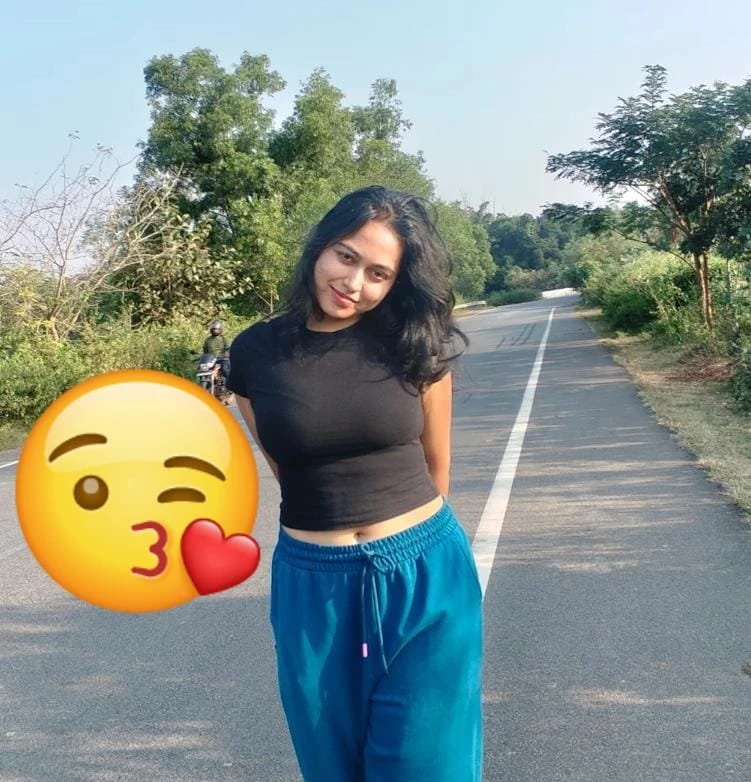 Aayesha Independent Girl Real meet – Indian escort in New Delhi — 2 / 3