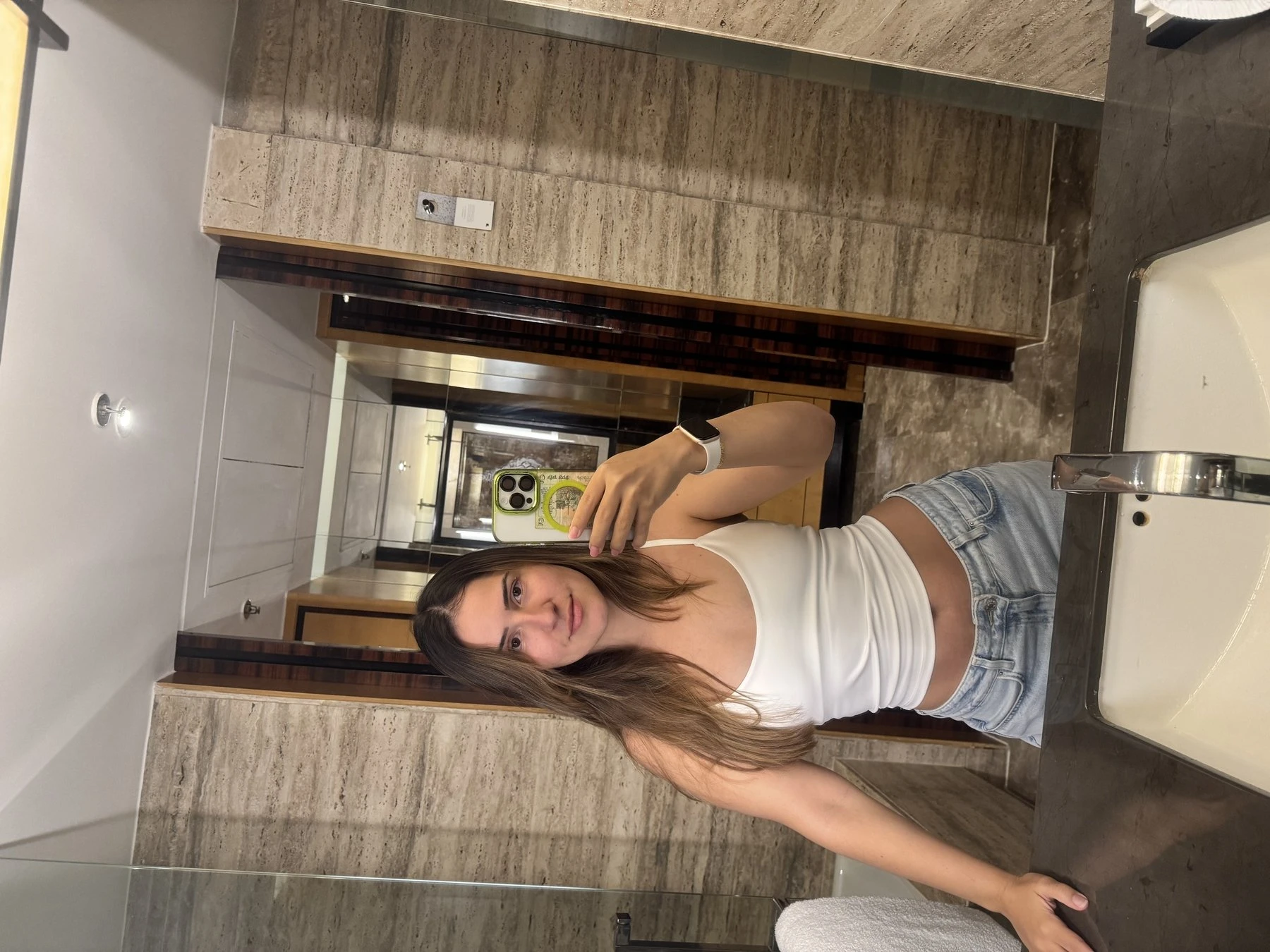 Luna Real Profile – Brazilian escort in Mumbai — 2 / 5