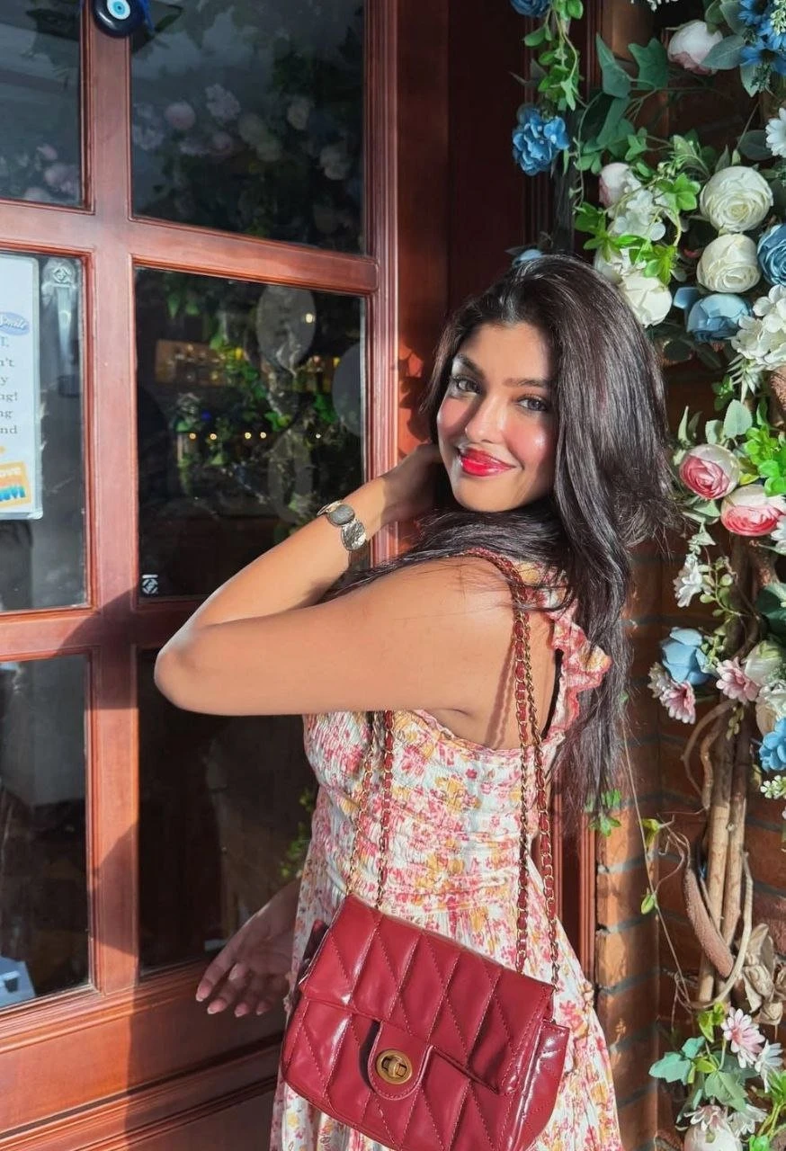 Nidhi Verify Safe Service – escort in Reunion, Escort, Reunion