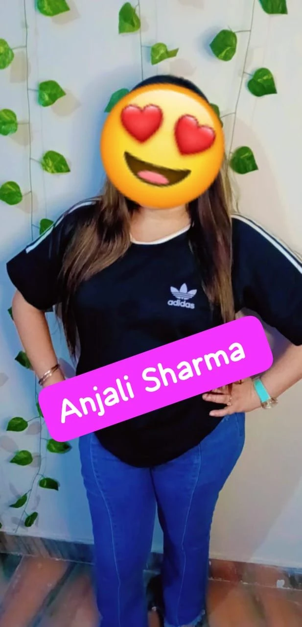 Anjali Cam fun & Real Meet – Indian escort in Gurgaon — 5 / 11
