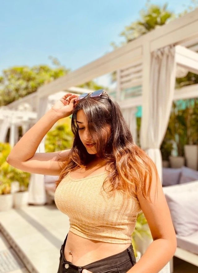 Aliaa – Indian escort in Mumbai — 4 / 5