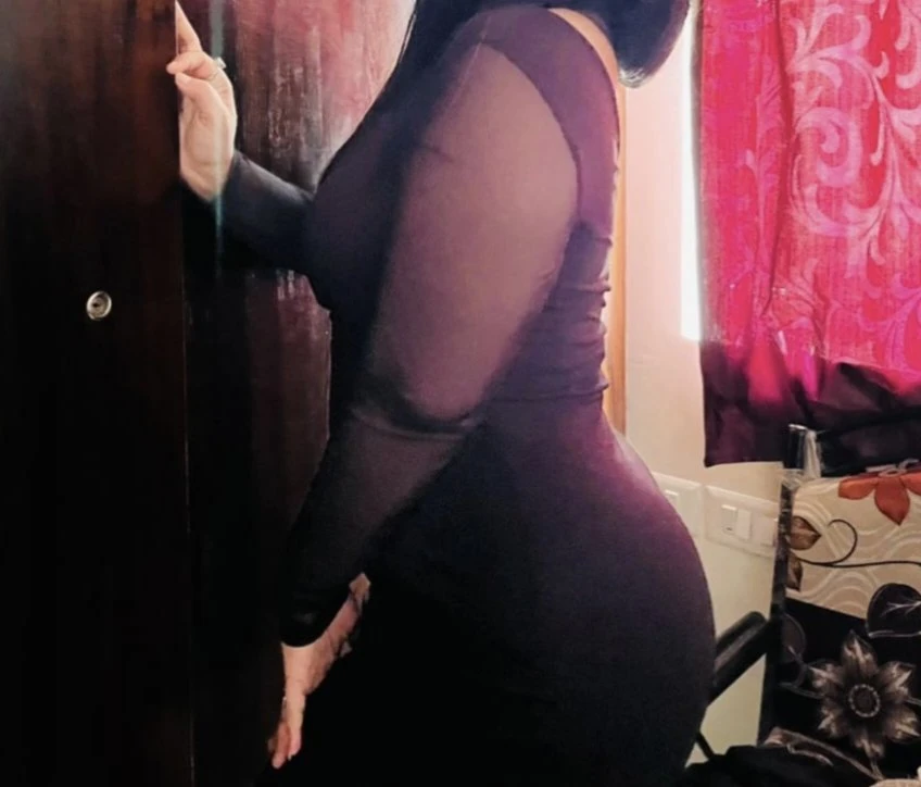 Zaraa Khan – Indian escort in Pune — 2 / 4