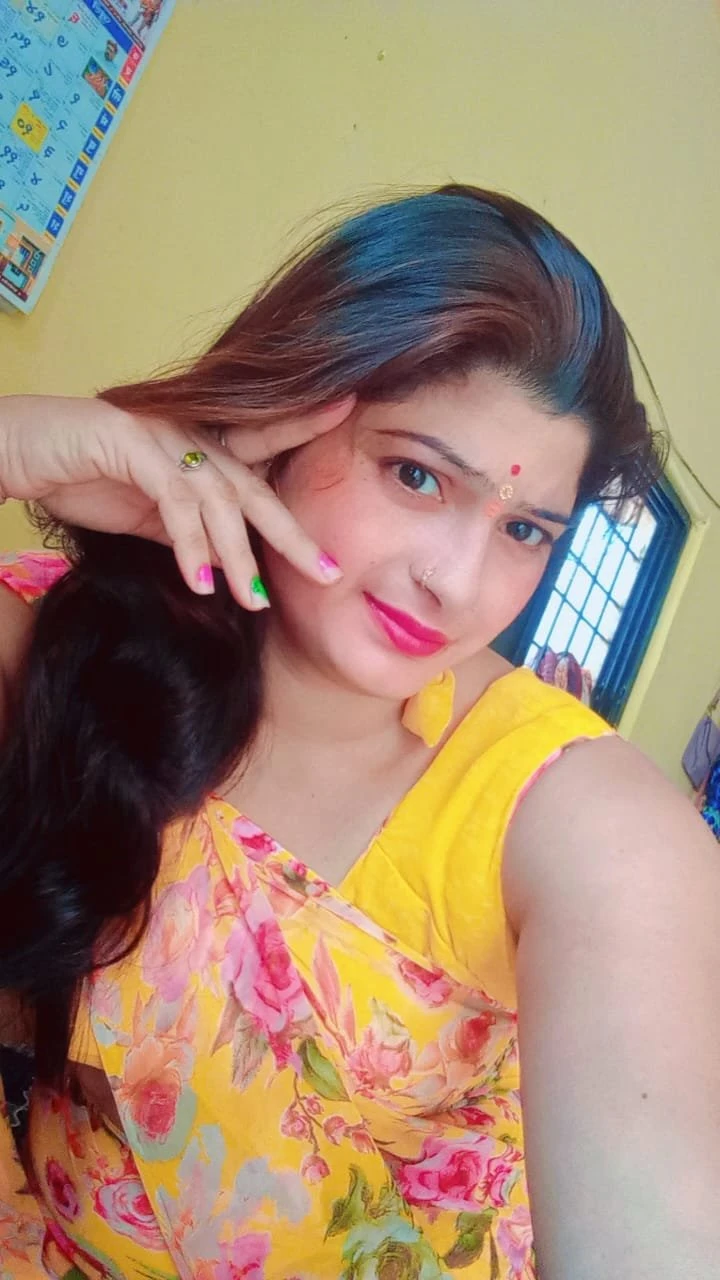 Soniya Patil – Indian escort in Pune — 1 / 2