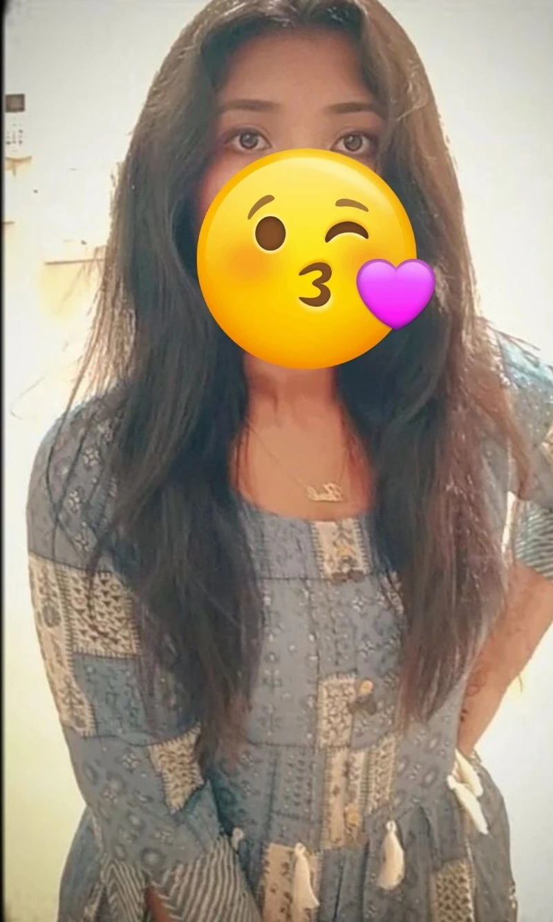 Cam session & real meet – Indian escort in Hyderabad — 1 / 4