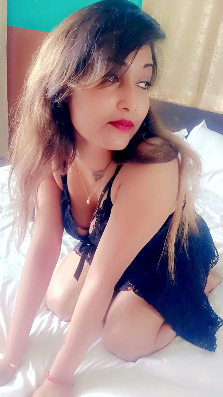 Suzyy Real Meet – Indian escort in New Delhi — 6 / 8