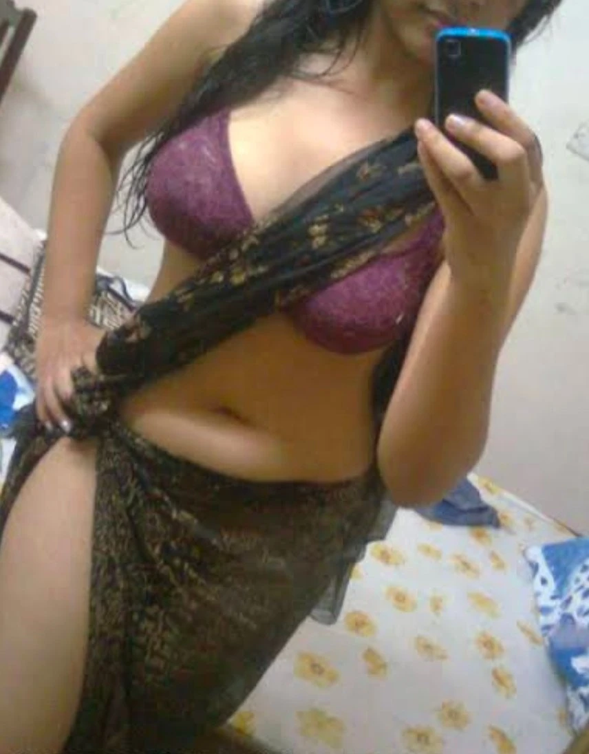 Poonam Online Service – escort in New Delhi — 1 / 2