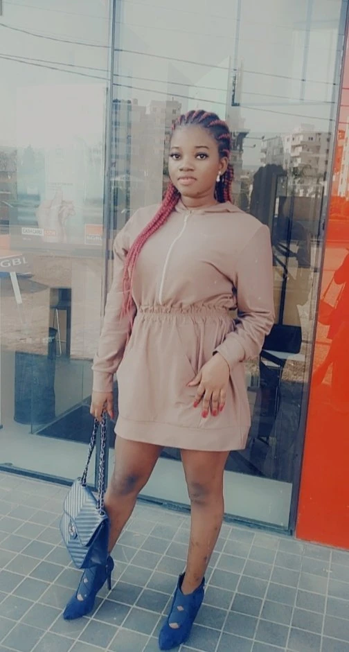 Gift – South African escort in Beirut — 2 / 5