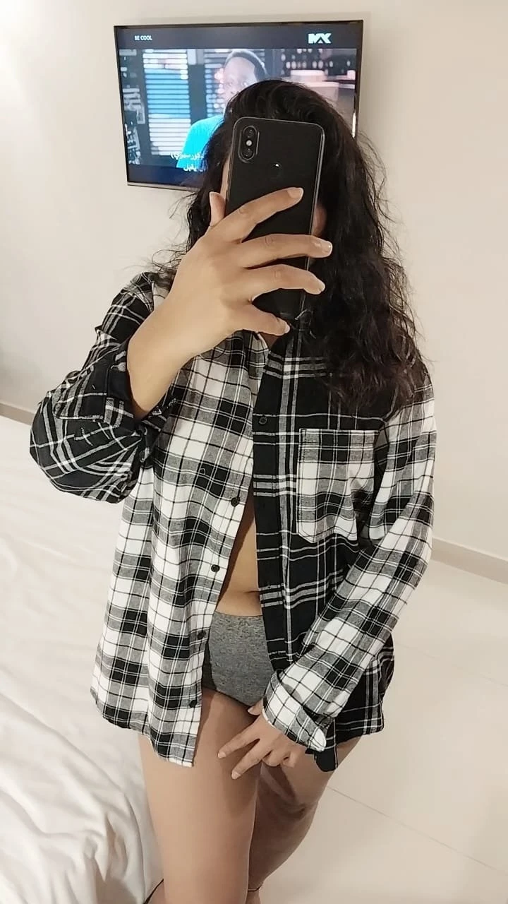 Kochi Curvy & Sexy girl | COD Escort – Indian escort in Kochi — 2 / 5