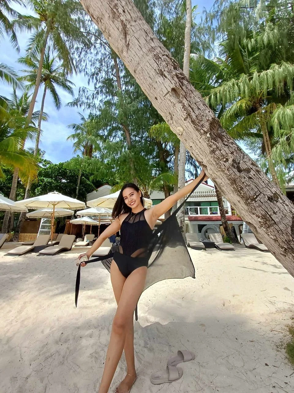 MINA- the hottest babe in town – Singaporean escort in Mumbai — 8 / 16