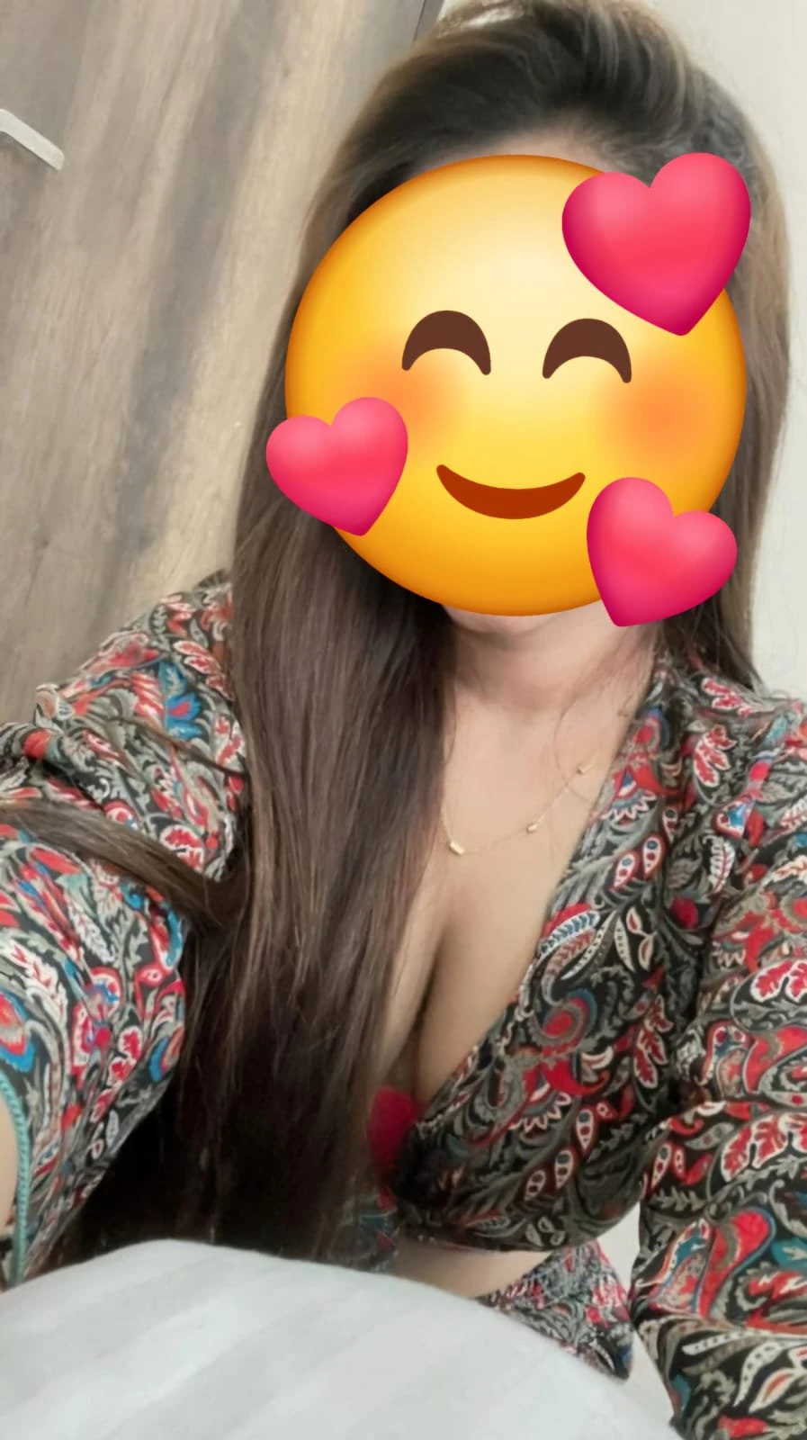 Noya Independent Real Meet Cam Show – Indian escort in Mumbai — 4 / 6