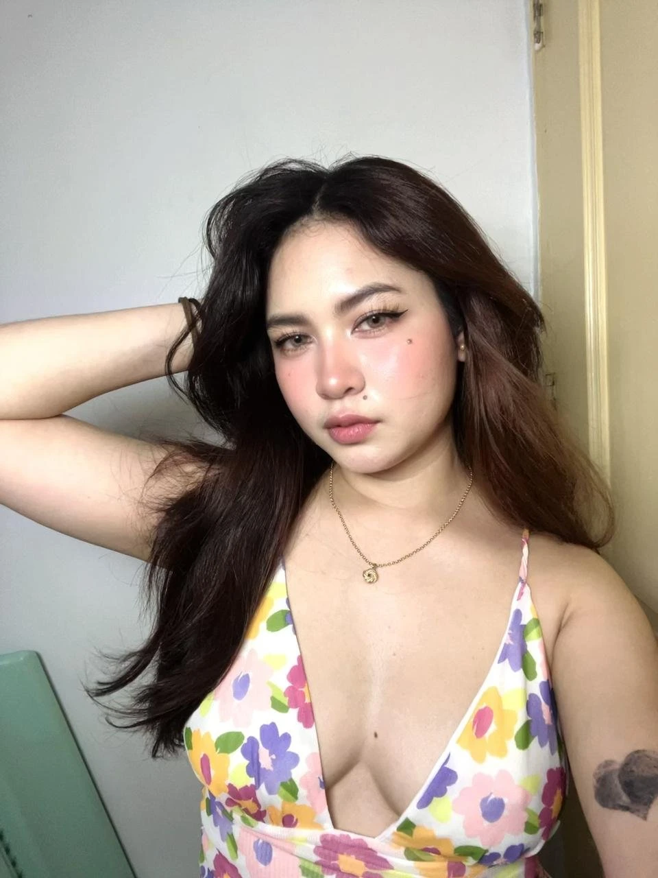 Russ fresh and young – South Korean escort in Mumbai — 7 / 12