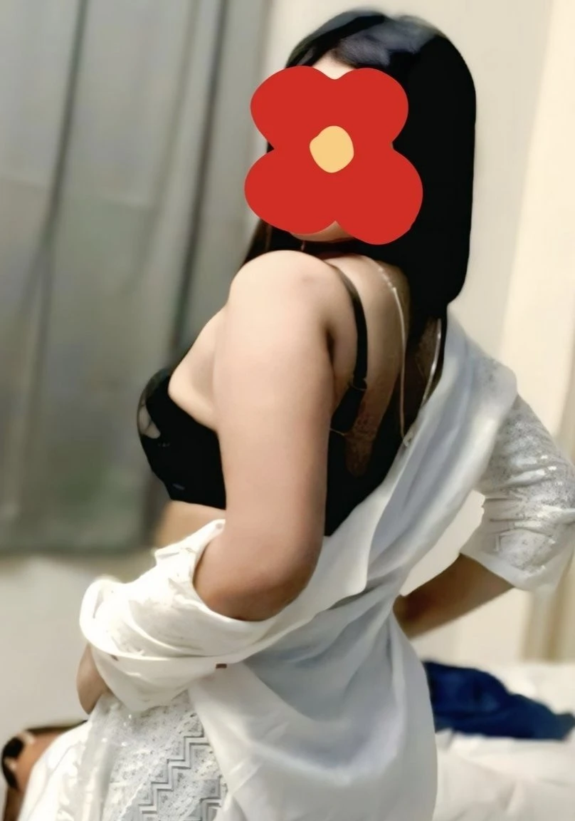 ꧁🧿It's Kavya 🦋 Cam show & meet꧂ – Indian escort in Kolkata — 4 / 5