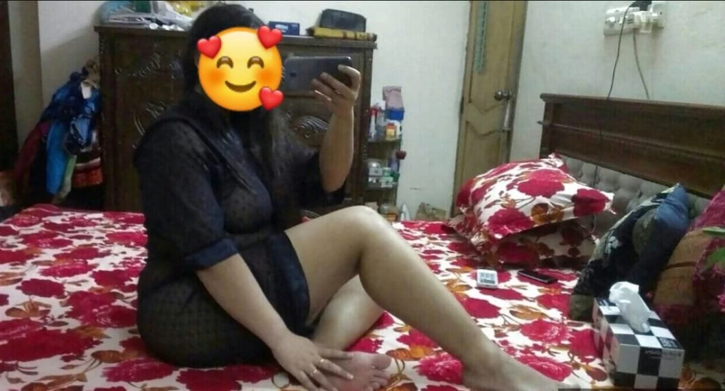 ANAL QUEEN CAM/MEET – Indian escort in New Delhi — 3 / 7