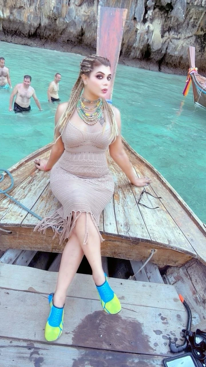 Trisha – Indian escort in Kolkata — 7 / 8