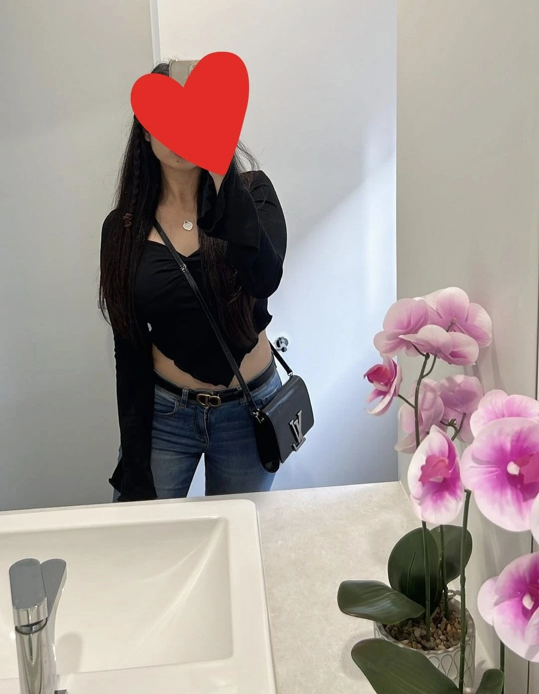 Vaani Sharma – Indian escort in Gurgaon — 3 / 5