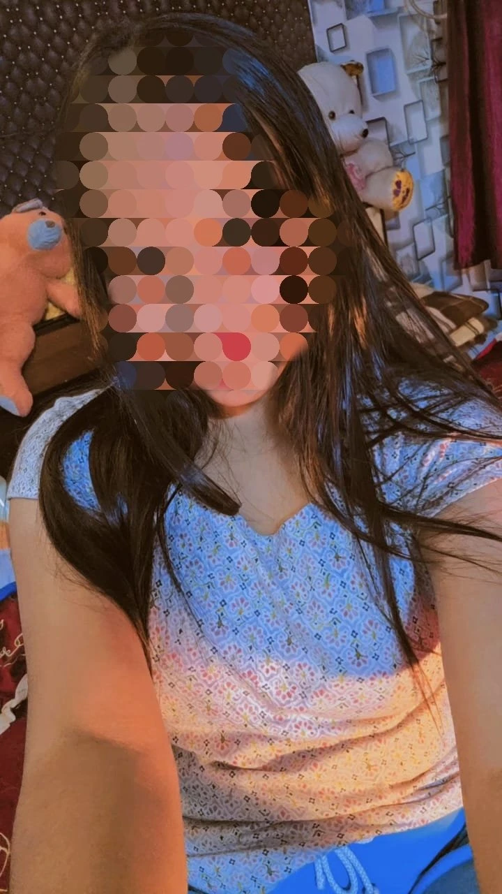 July Reyal Meet and Cam Show – Indian escort in Hyderabad — 3 / 4