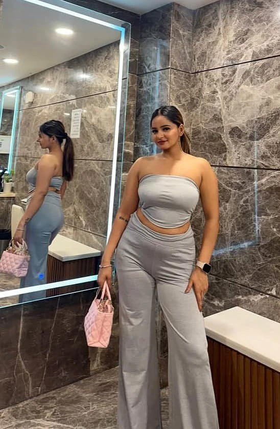 Kavya – Indian escort in Noida — 2 / 3