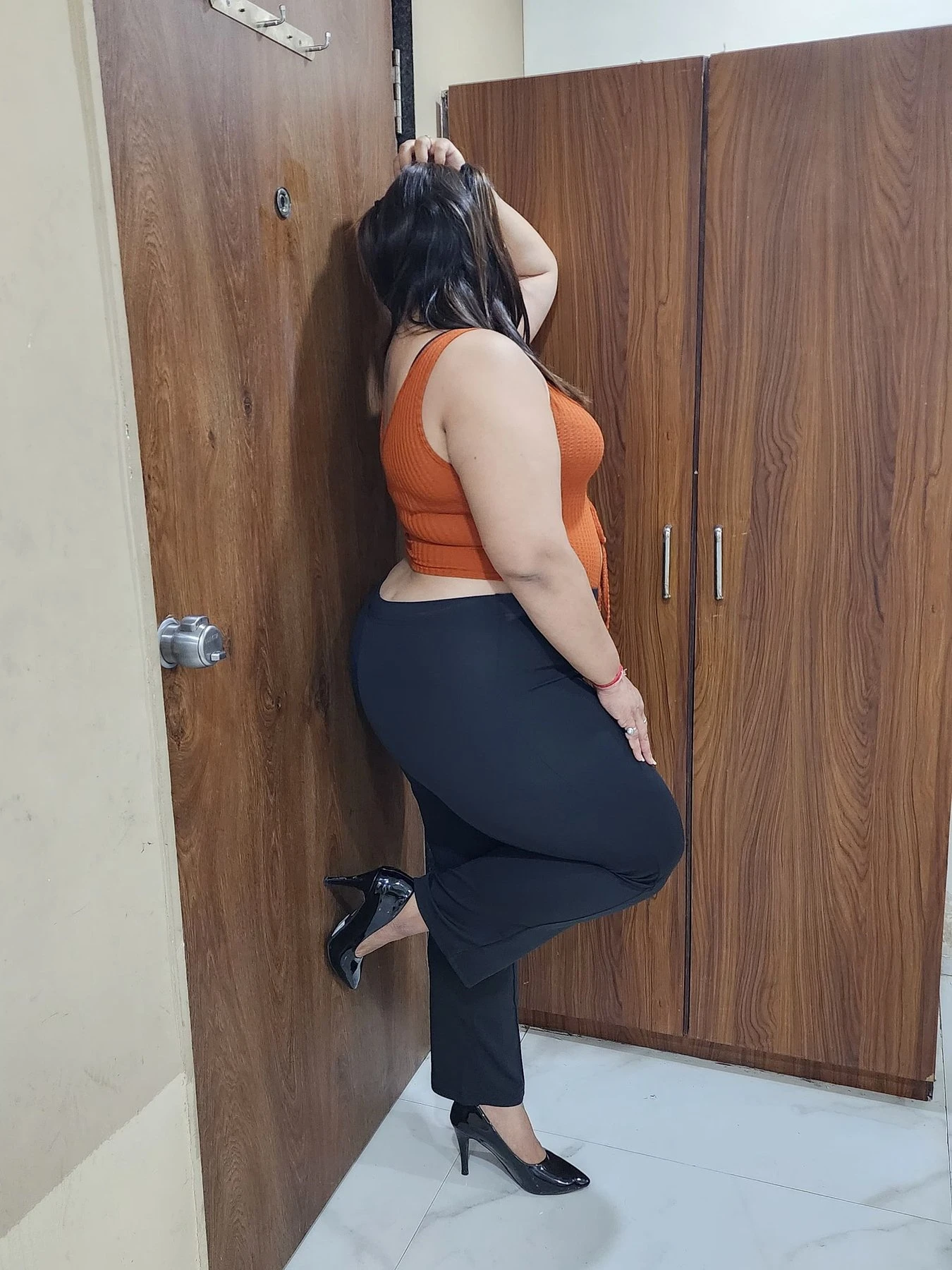 Ruhi Raj Kapoor – Indian escort in Ahmedabad — 3 / 6